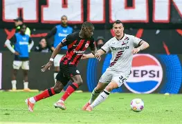 法兰克福击败勒沃库森，继续保持不败势头(法兰克福赢了吗)